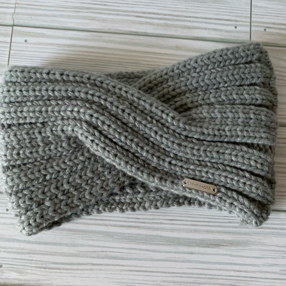 Steve Madden crochet head wrap